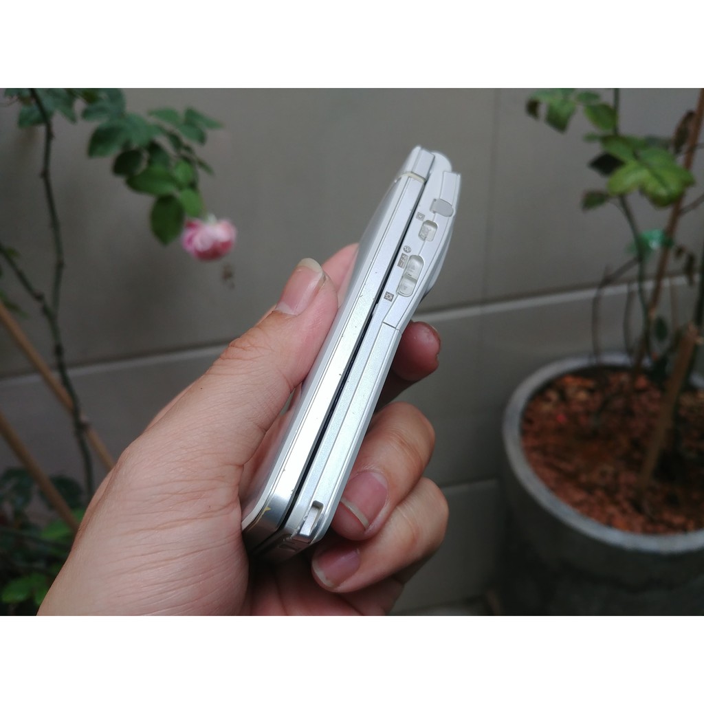 Điện thoại NEC N-04B màu trắng
