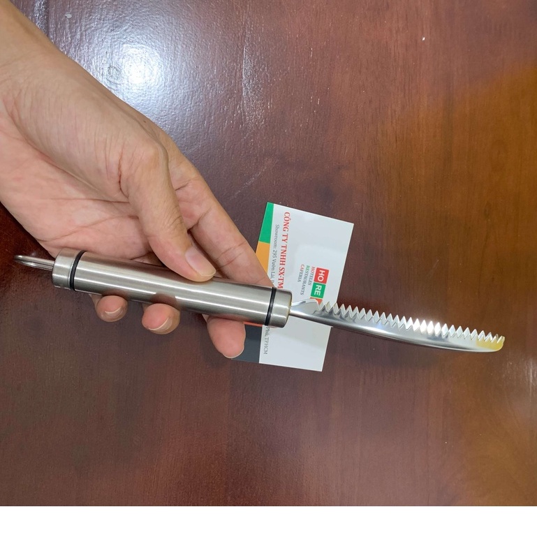 Dụng cụ đánh vẩy cá cầm tay  có móc treo - cứng cáp - răng nhọn, dụng cụ bếp