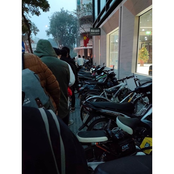 BÁCH KHOA TOÀN THƯ POKÉMON SUN & MOON - TẬP 1