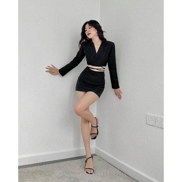 Set váy cami croptop tay dài - Đen