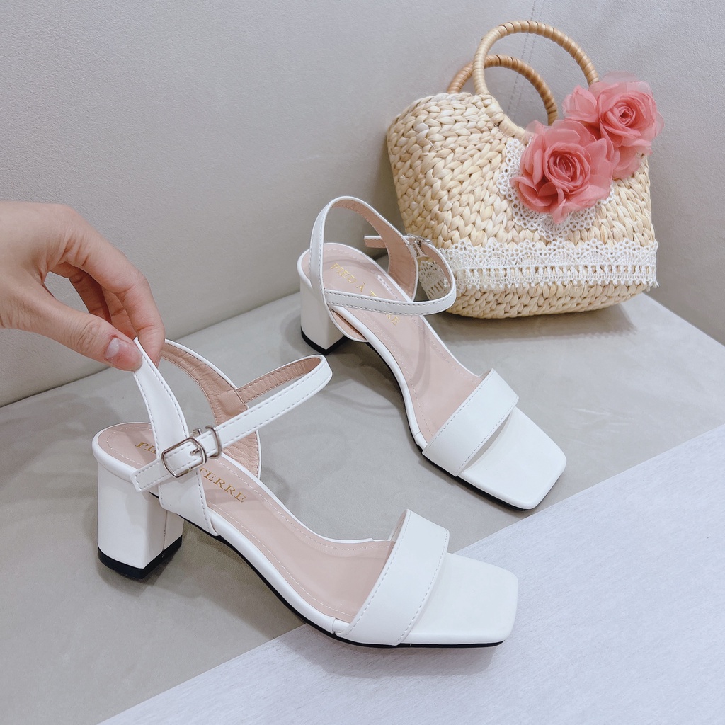 Min's Shoes - Giày Xăng Đan Nữ Da Mềm S404