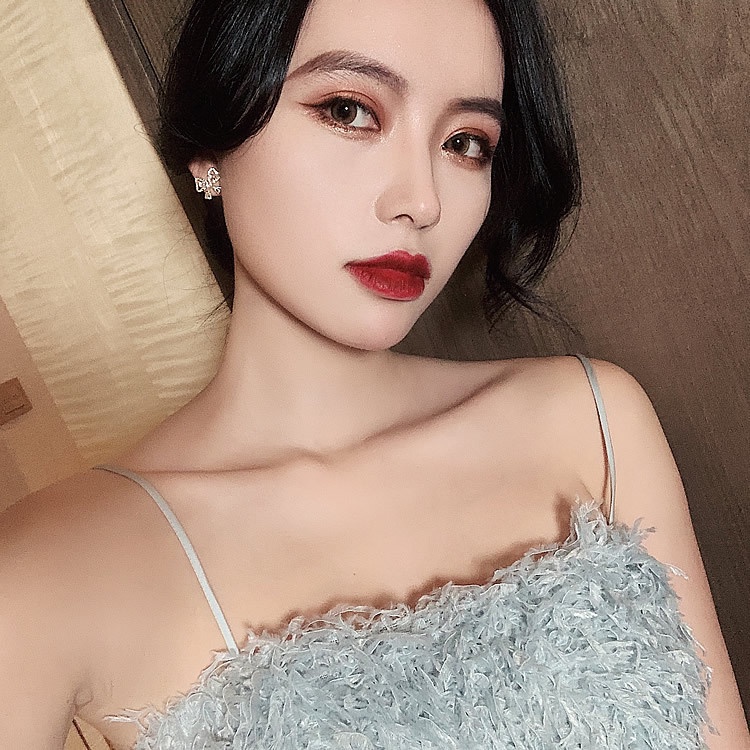 Khuyên tai mặt hình chiếc nơ xinh xắn