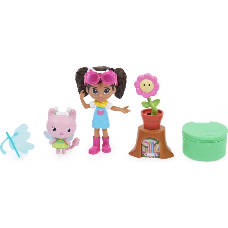 Bộ Gabby Dollhouse gồm 2 nhân vật và 3 phụ kiện trồng hoa