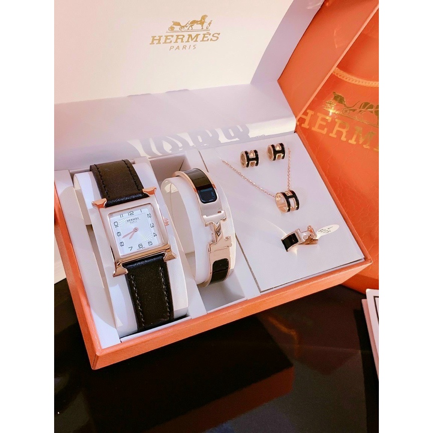 Combo quà tăng - set quà tăng - đồng hồ nữ quartz kèm dây chuyền+lắc tay+nhẫn + bông tai