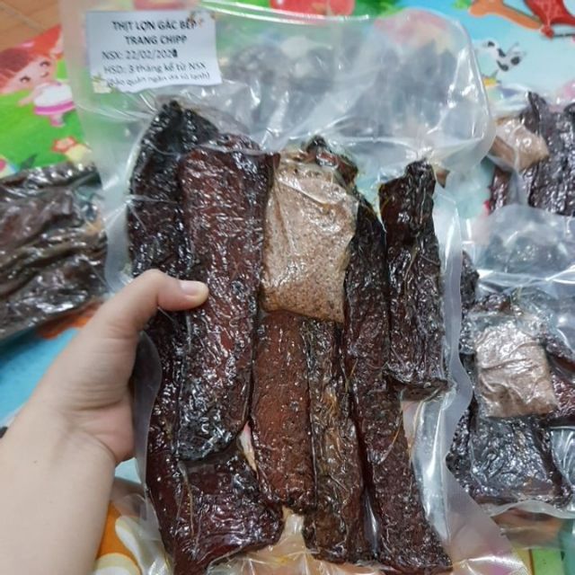 1kg - Thịt lợn gác bếp (kèm chấm)