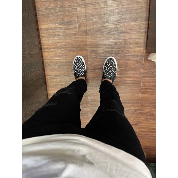 Giày slipon burberry trắng đen