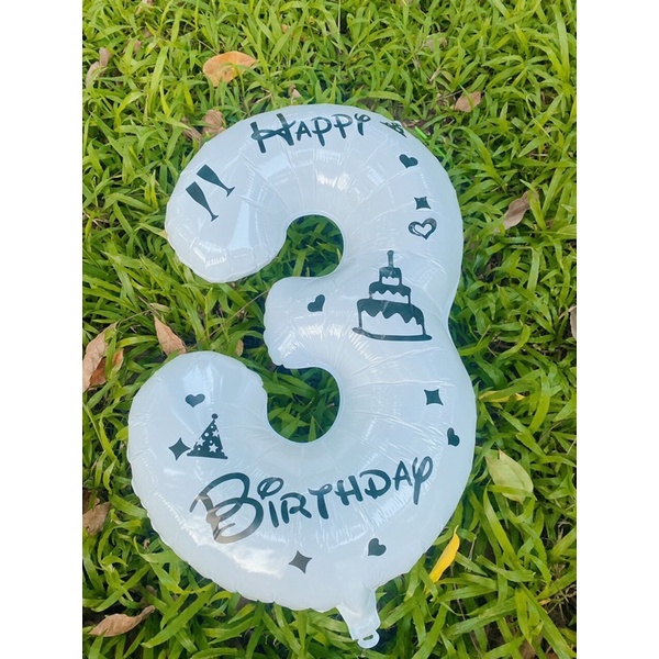 Tấm decan chữ happy birthday dán lên bóng số sinh nhật