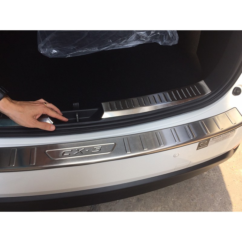 Ốp chồng trầy cốp Mazda CX5 2018 - 2023 mẫu- INOX