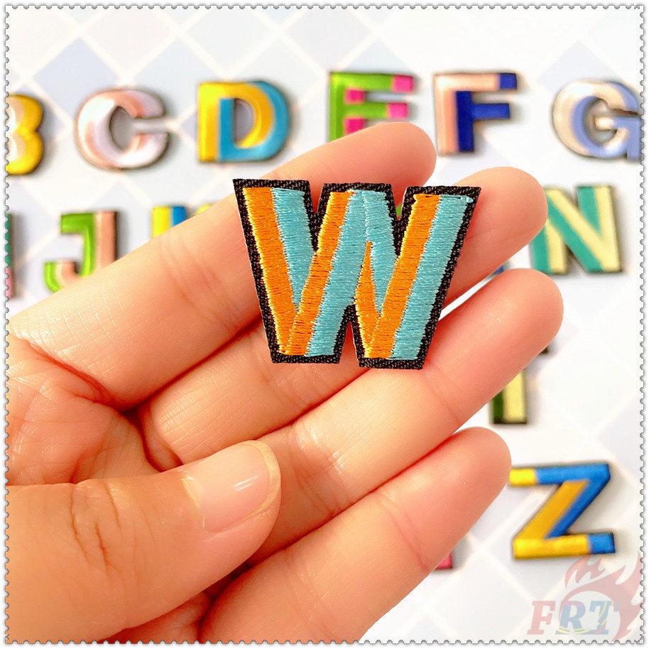 1 miếng dán ủi thêu hình chữ cái tiếng anh 3D nhiều màu sắc