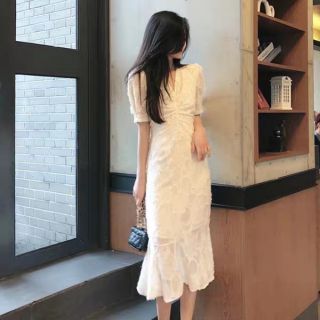 [ sẵn Ảnh thật] Váy trắng đuôi cá cổ chữ V chất siêu đẹp phong cách ulzzang