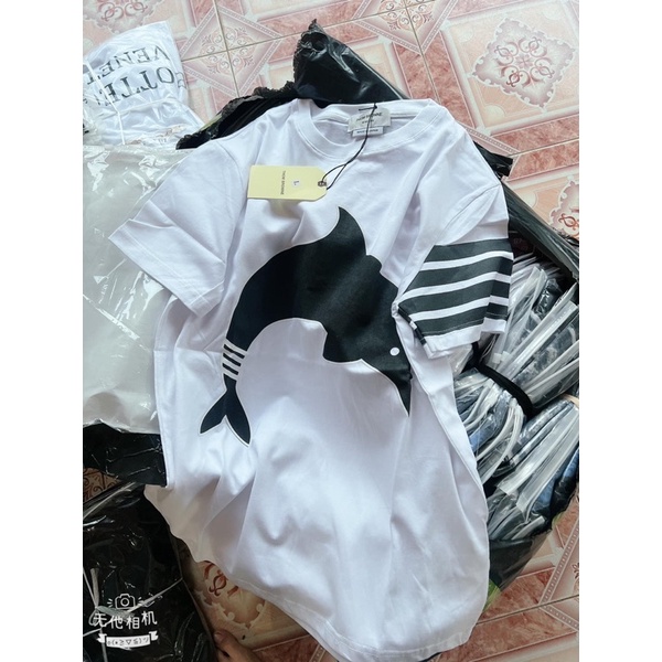 Áo phông cá heo 4 vạch tay TTA656