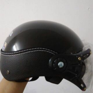 Mũ bảo hiểm vespa.