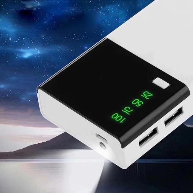 Sạc Dự Phòng Smart Led 20+ 5600mah 2 Cổng Sạc USB Hỗ Trợ Hiển Thị % Pin Kèm Đèn Pin