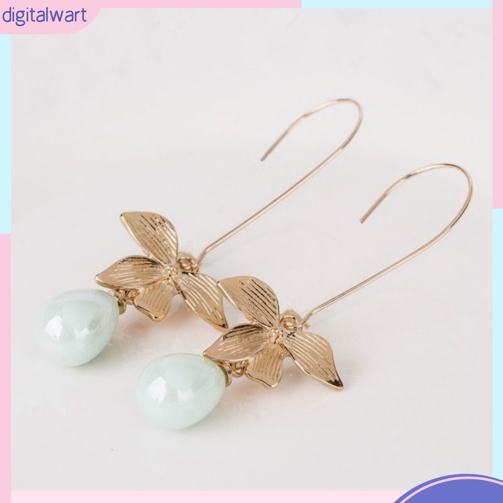 Đôi bông tai dáng dài phối lá đính ngọc trai giả sang trọng cho nữ