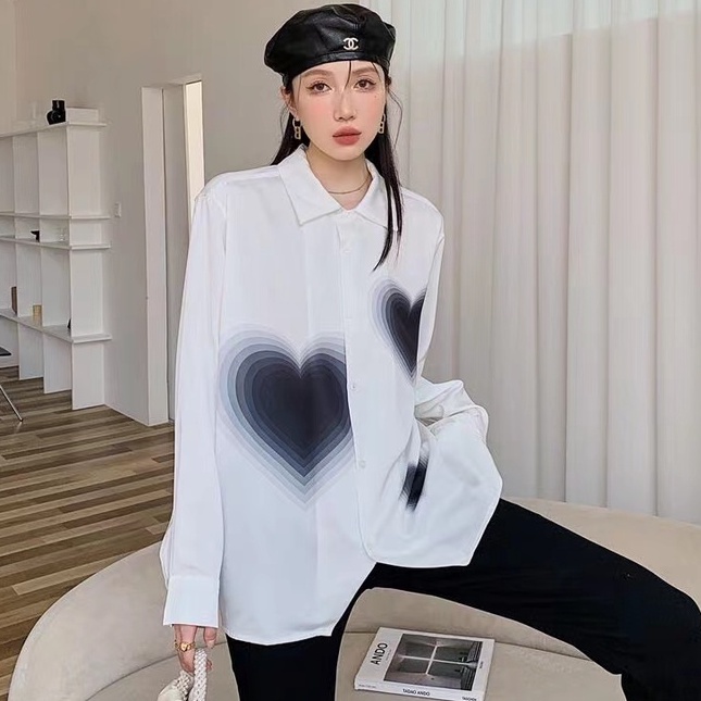 【ZHELIHANGFEI】Áo Sơ Mi Tay Ngắn Dáng Rộng In Họa Tiết Trái Tim Xinh Xắn Dễ Phối Đồ