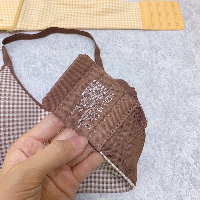 Áo lót nữ không gọng đệm mỏng nâng ngực kẻ caro, chip A7361