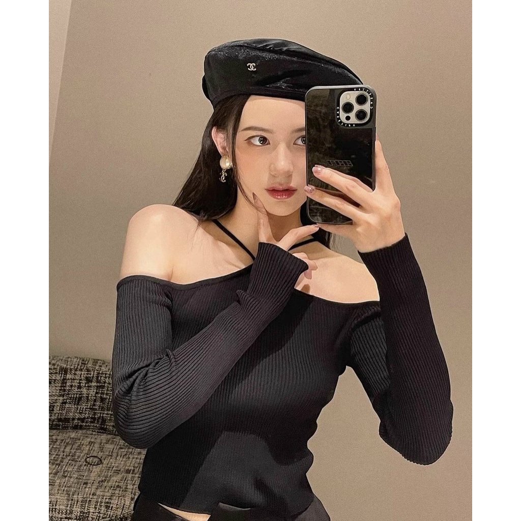 Áo Len Nữ Trễ Vai Kiểu Cổ Yếm Dây Mảnh Dài Tay 2 Màu Trắng Đen | BigBuy360 - bigbuy360.vn