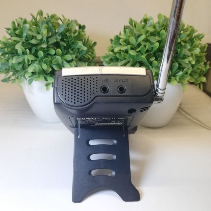 Tivi mini cầm tay casio TV-880 còn sử dụng tốt cho anh em sưu tầm đồ cổ | BigBuy360 - bigbuy360.vn