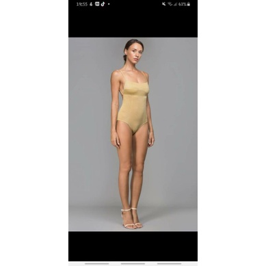 (Thanh lý) Suit vàng dây đan chéo lưng brand M.iss30 | BigBuy360 - bigbuy360.vn