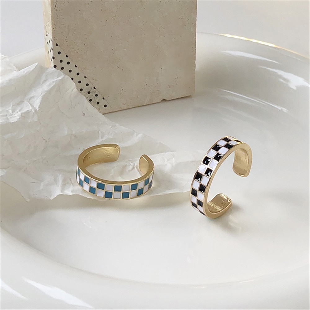 Nhẫn Đeo Tay Họa Tiết Ô Vuông Trắng Đen Thời Trang Hàn Quốc Cho Nữ