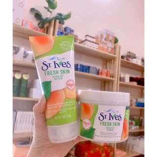 Tẩy da chết body St.ives
