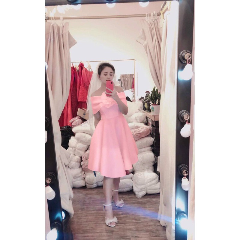 ĐẦM XOÈ TRỄ VAI HOA NGỰC