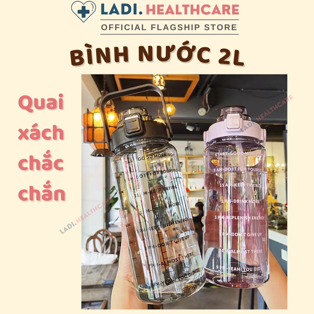 Bình nước 2 lít tặng Sticker dành cho người lười uống nước LADI, bình nước suốt 2L có ống hút, vạch chia nhắc giờ