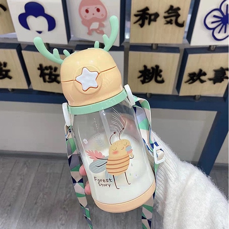 Bình nước cao cấp trẻ em 550ml có ống hút thiết kế gạc hươu dễ thương