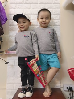 Áo len FILa cho mẹ và bé