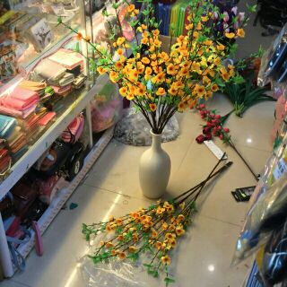 Cành hoa nhựa