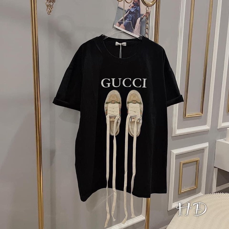 Áo thun Gucci họa tiết đôi giày. Áo phông unisex form rộng oversize chất liệu Cotton siêu thoáng mát