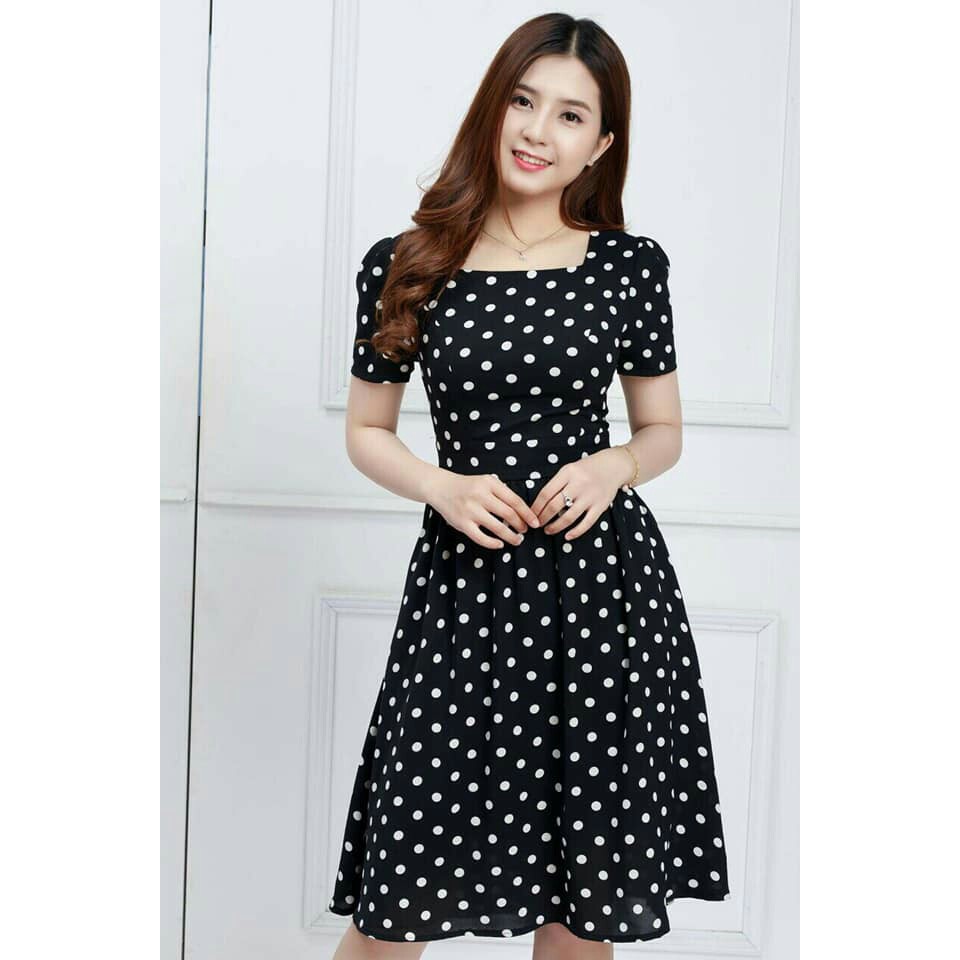 Váy Đầm công sở xòe chấm bi cổ vuông thiết kế cao cấp | BigBuy360 - bigbuy360.vn