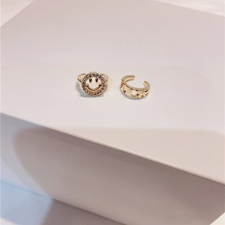 Khuyên Kẹp Tai Hình Mặt Cười Điều Chỉnh Được Thiết Kế Bất Đối Xứng Thời Trang Mới 2022