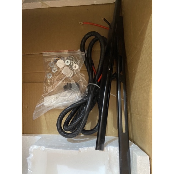 Máy Lạnh, Điều Hoà âm trận loại 24v và 12V Cho Xe Tải, Máy nó Công Trình Chạy Điện Ác Quy