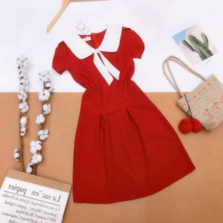 Đầm váy đỏ xoè chiết eo cổ peter pan trắng