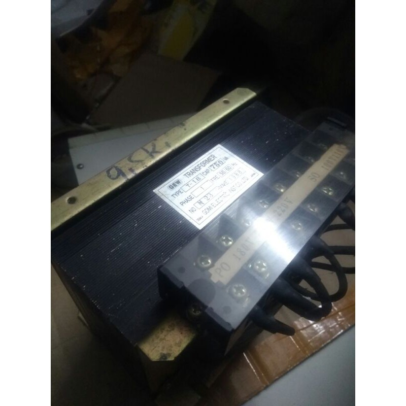 Biến áp cách ly GOMI 220V >100V 110V