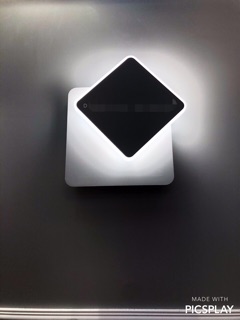 Đèn tường led vuông xoay 360 độ
