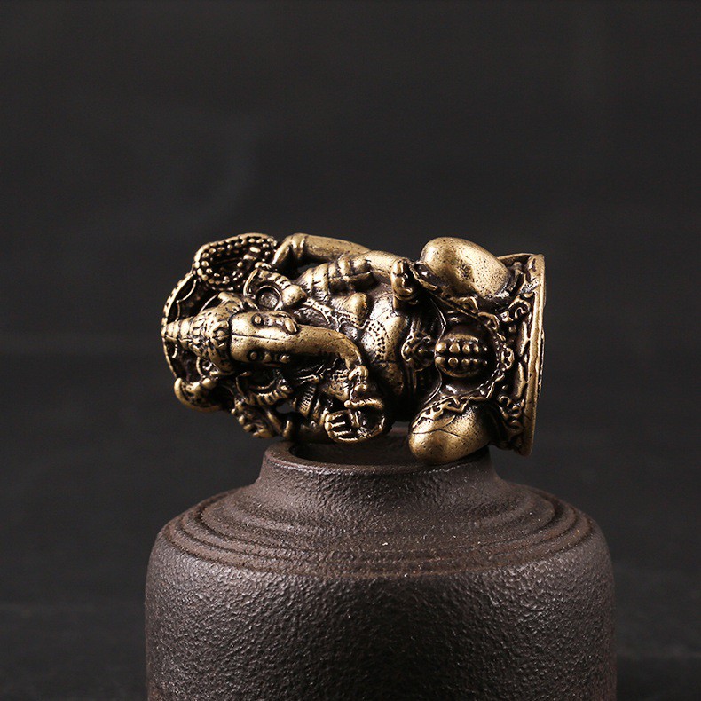 Tượng Nhỏ Phong Thủy Bằng Đồng Kiểu Dáng Hình Voi Thần Ganesha, Đem Lại Sự May Mắn Tài Lộc