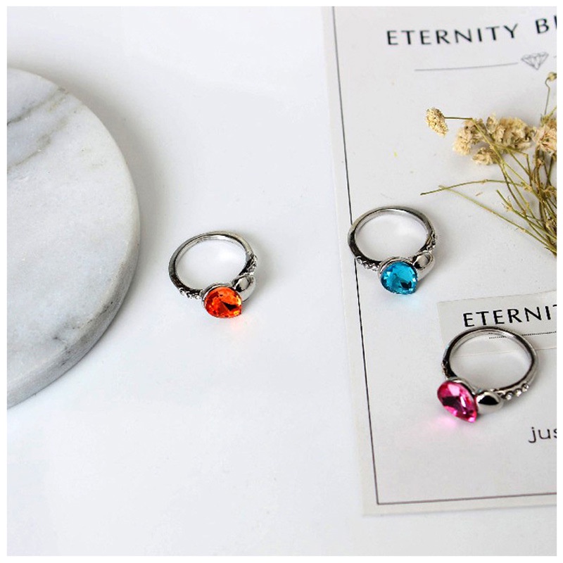 Nhẫn đính đá kim cương hình trái tim phong cách Úc