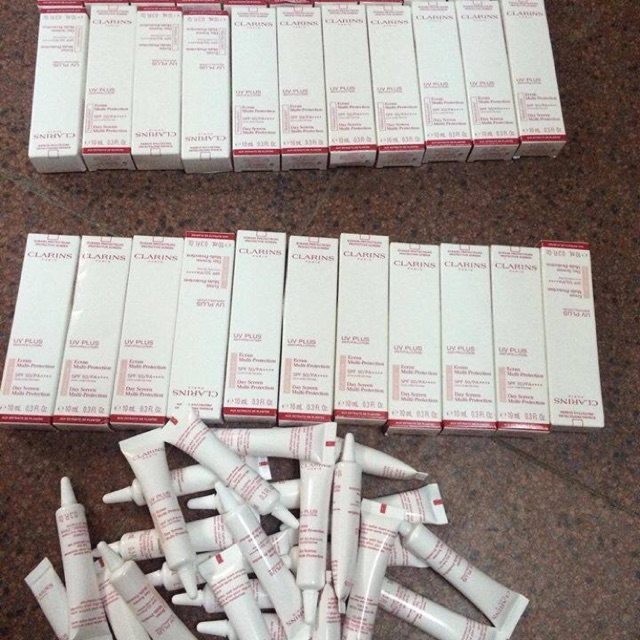 Kem chống nắng Clarins