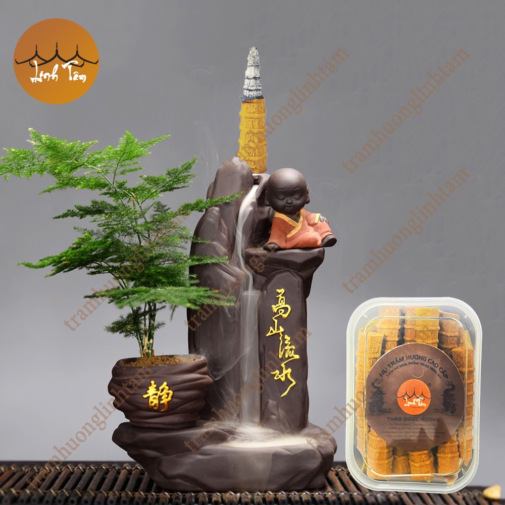 Nụ trầm hình tháp văn xương dùng cho thác khói trầm hương