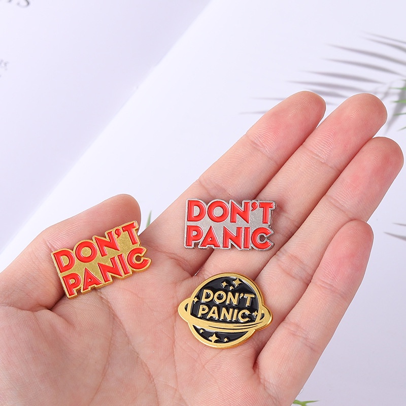 Ghim cài áo QIHE JEWELRY hình chữ Don't Panic thời trang