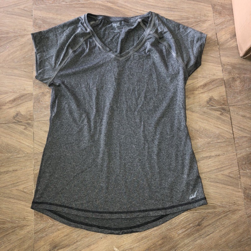 Áo thun thể thao cổ tim Everlast