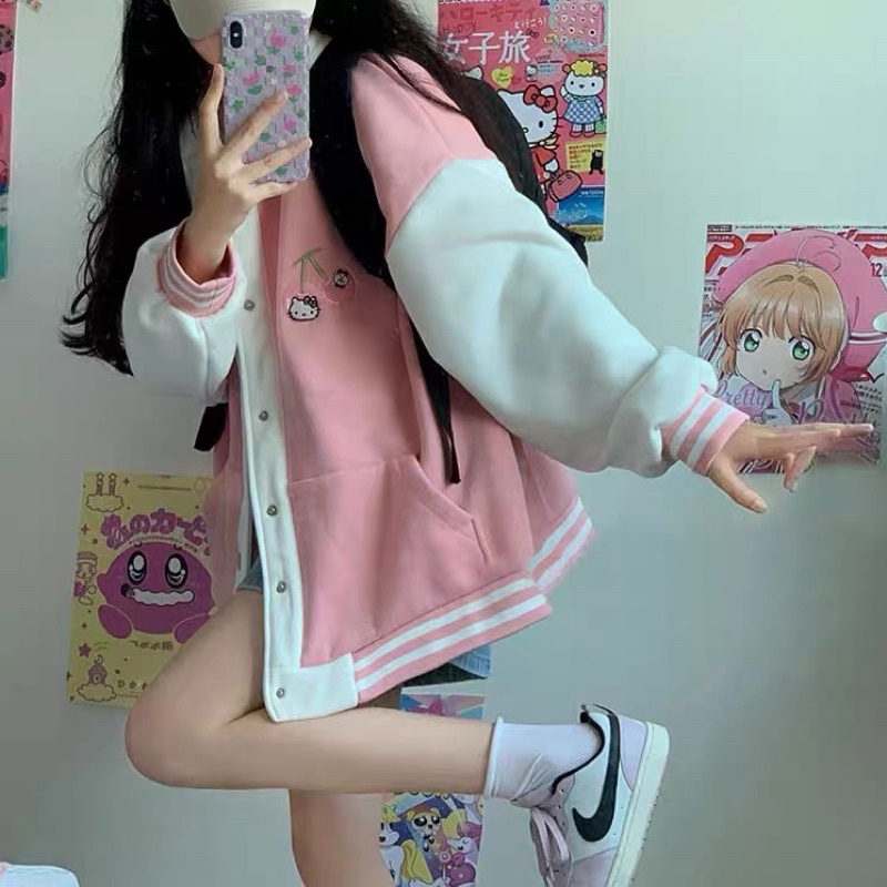 Áo khoác bomber có nón thêu hình hello kitty brand kitty
