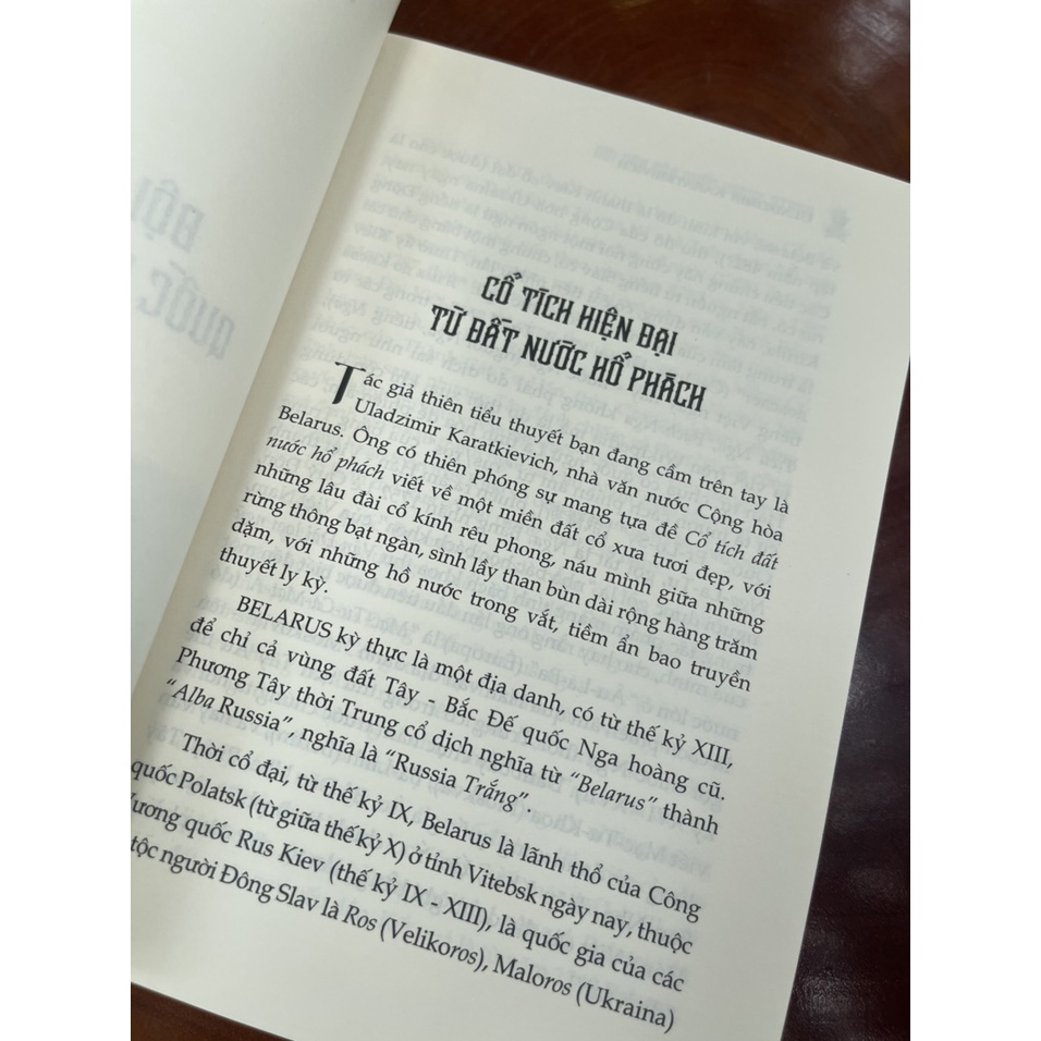 Sách - Đội săn của Quốc Vương STAKH - Uladzimir Karatkievich – tặng kèm bookmark – Tri Thức Trẻ