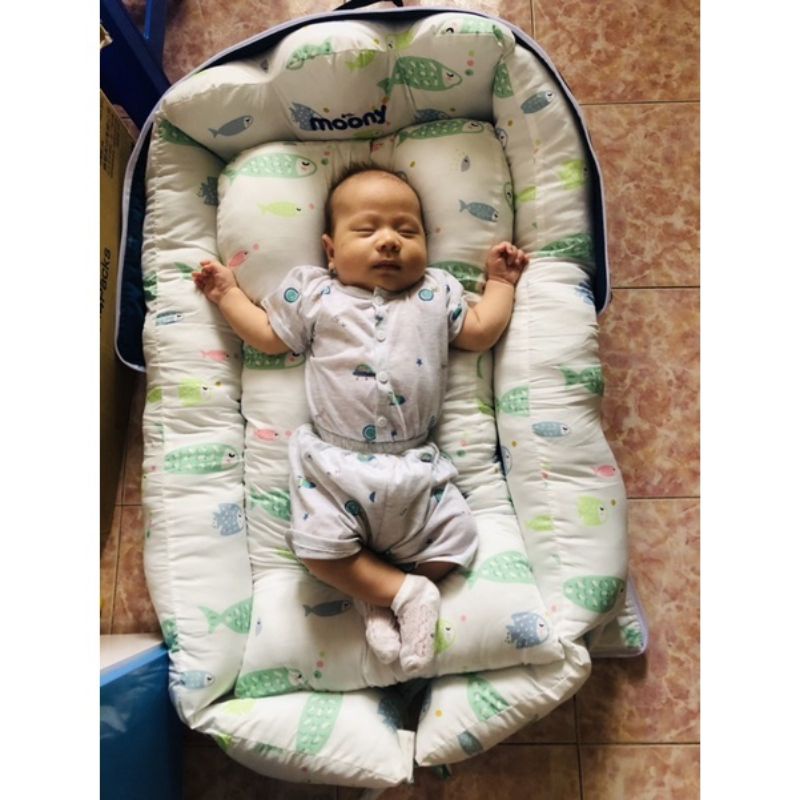 đệm nôi chống trào ngược moony