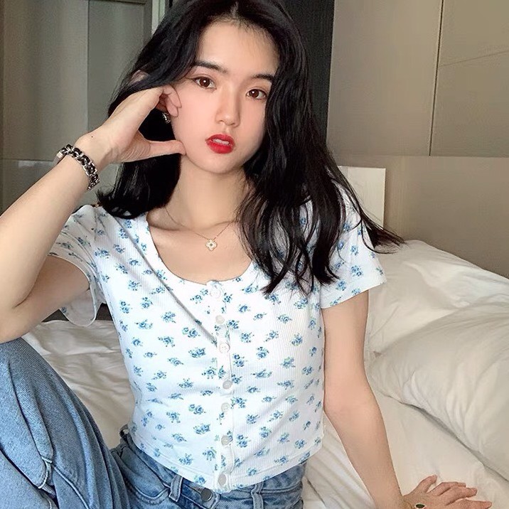 Áo croptop hoa nhí nữ Luala, kiểu ôm dễ thương phối nút cổ tròn, chất thun gân co giãn, form ngắn tay Ulzzang Freesize