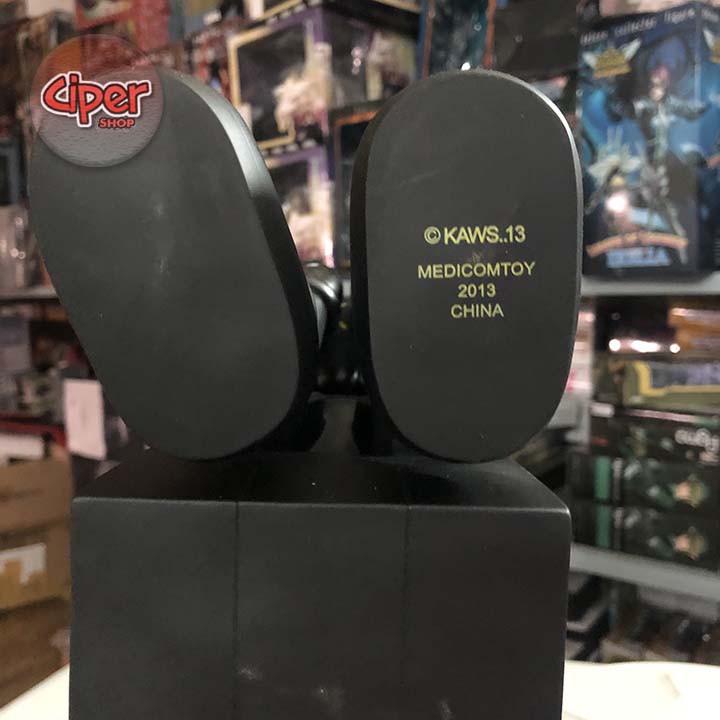 Mô hình Kaws Companion Ngồi - Đen 28cm - Figure Kaws Black