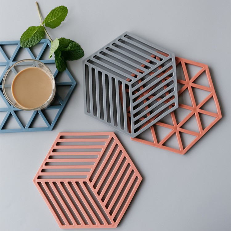 Thảm Lót Bàn Ăn Bằng pvc Chống Trượt Cách Nhiệt Thiết Kế Đục Lỗ Phong Cách Bắc Âu Tiện Dụng
