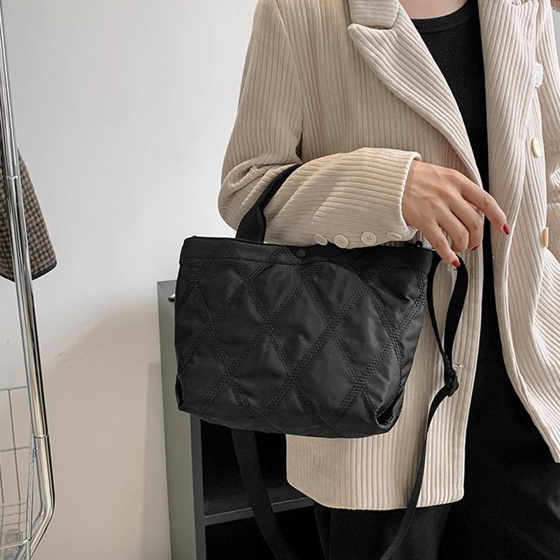 Ielgy Lingge Túi Xách bucket Thêu Chỉ niche Thiết Kế Nhỏ Gọn Dễ Phối Đồ Cho Nữ